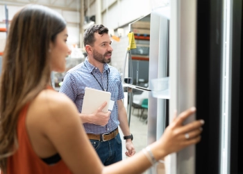 Teşhir Buzdolabı Almak Mantıklı mı? Motoru Sıfır, Fiyatı İkinci El